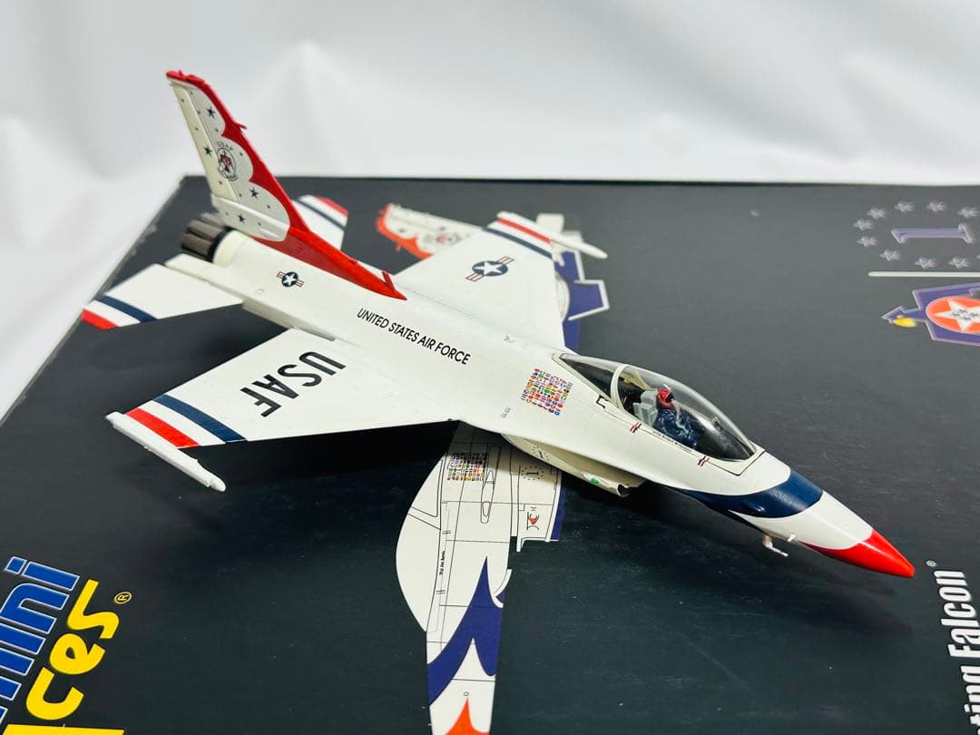 航空機・ヘリコプター Gemini Aces 1/72 F-16 Thunderbirds