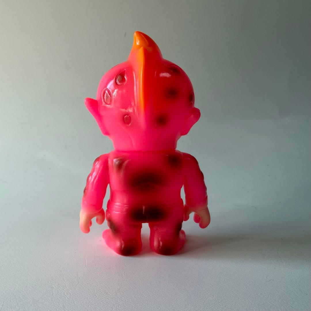 リアルヘッド　ミュータントヘッド　ミニ　ソフビ　フィギュア　ピンク