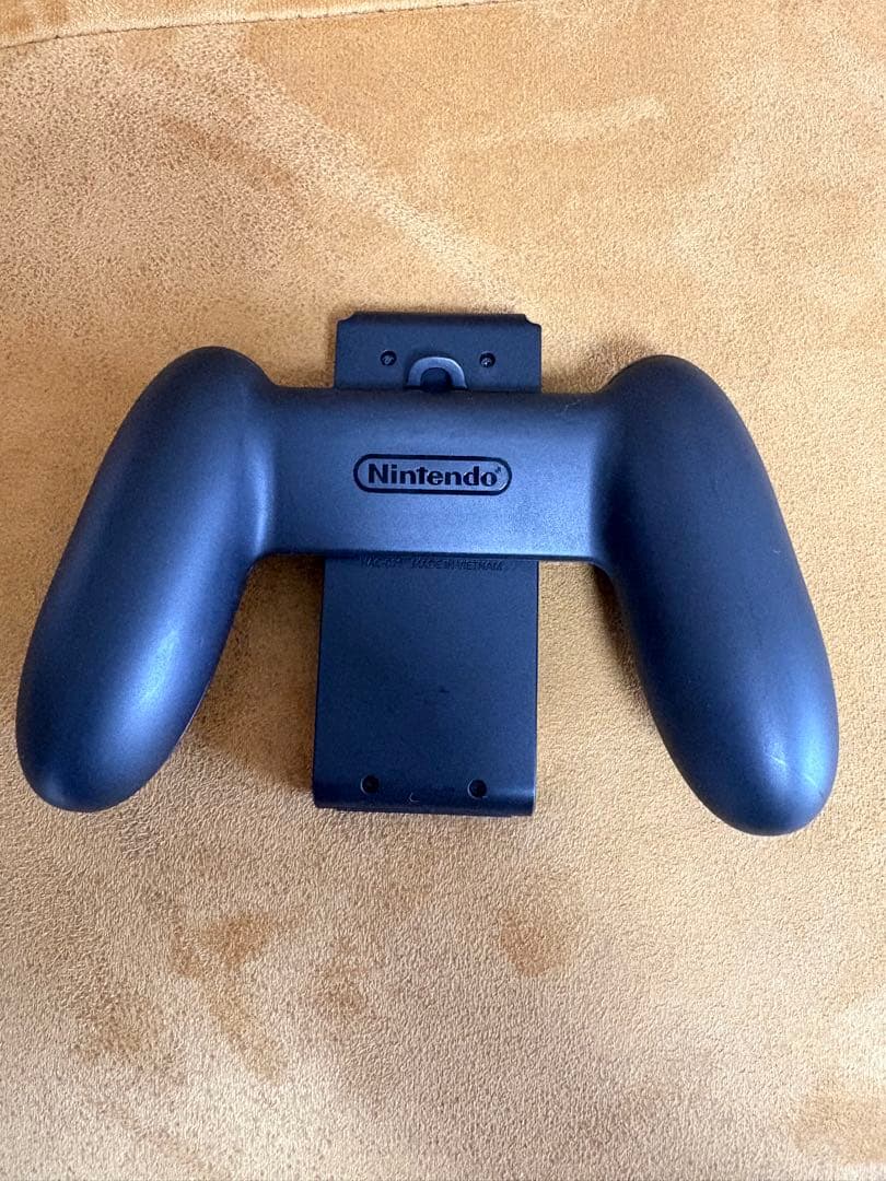 NINTENDO switch 本体一式・ジョイコン2個付属【極美品】