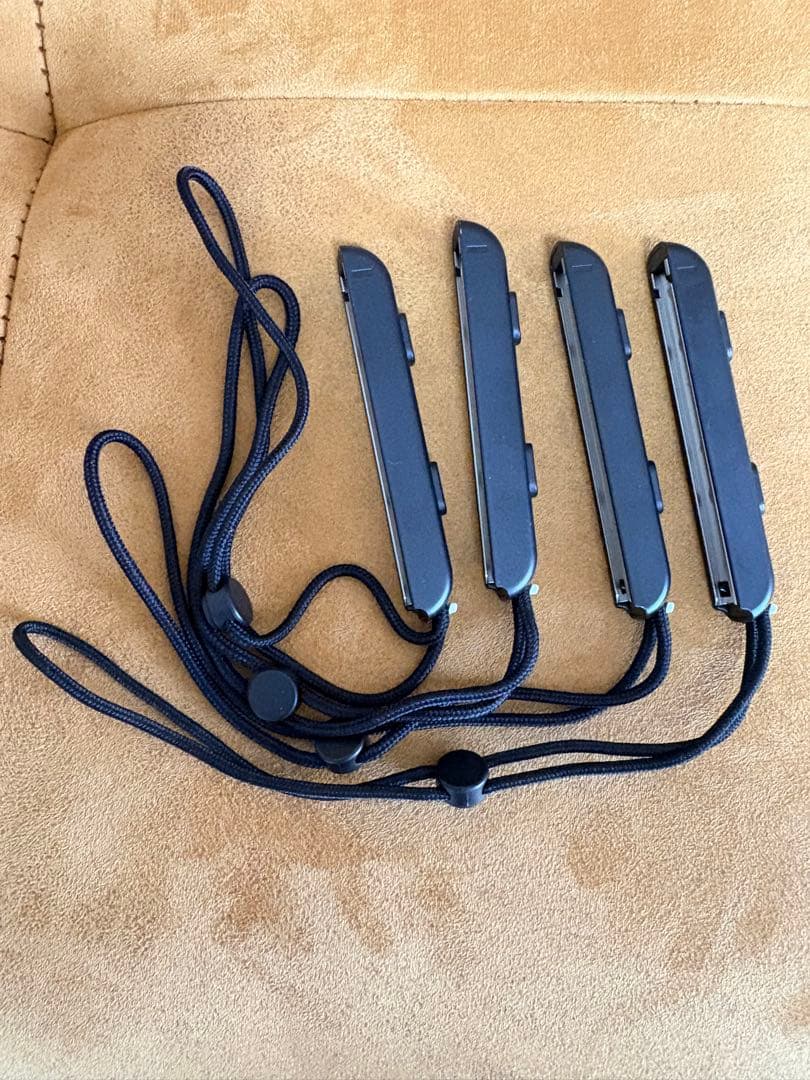 NINTENDO switch 本体一式・ジョイコン2個付属【極美品】