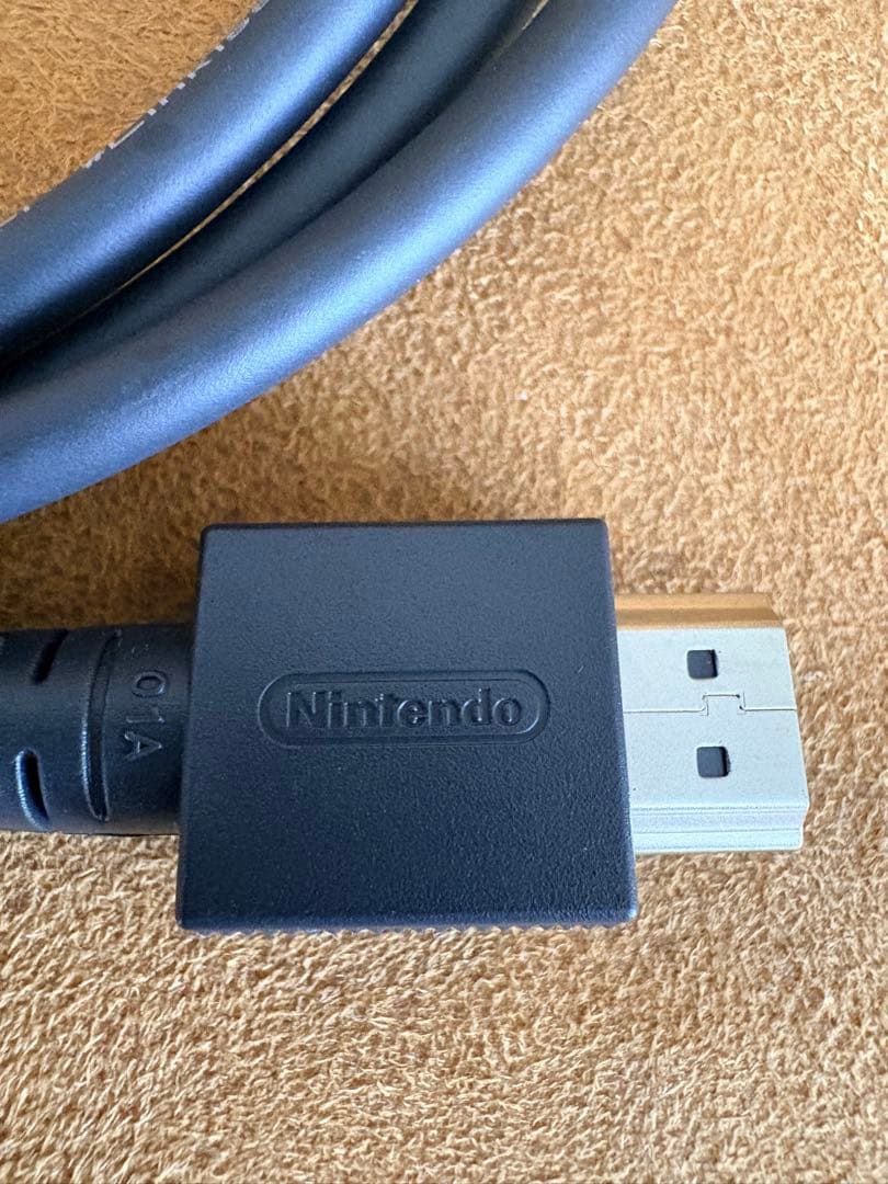 NINTENDO switch 本体一式・ジョイコン2個付属【極美品】