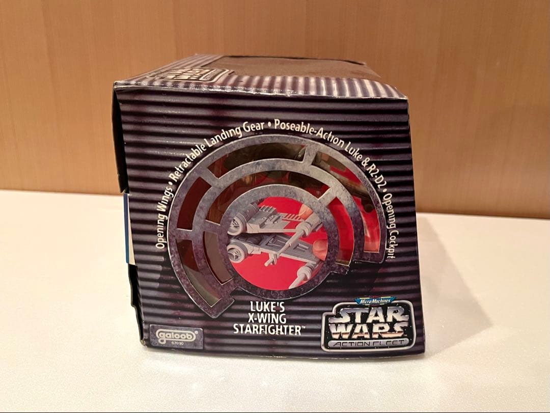 【レア】スターウォーズ コレクターセット(ミニライトセイバー2種、X WING)