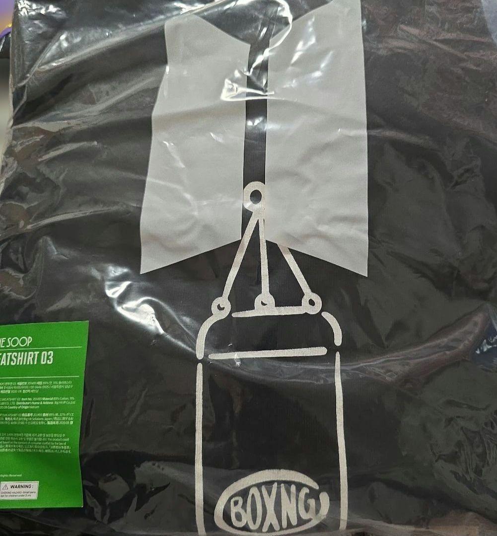 防弾少年団　BTS フーディ パーカー お洋服 帽子 マフラー