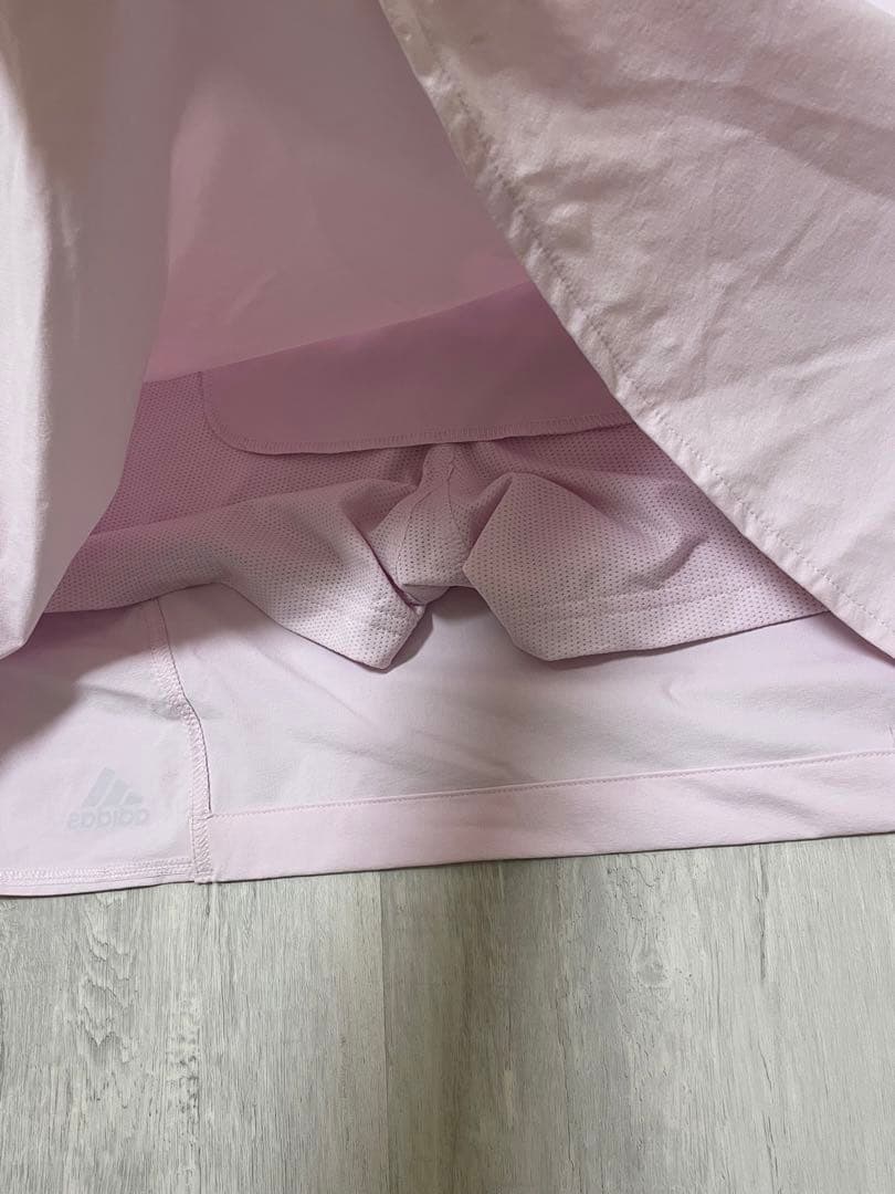 新品　Lサイズ　アディダス ゴルフ ピンク　ストレッチ バックフレア スカート