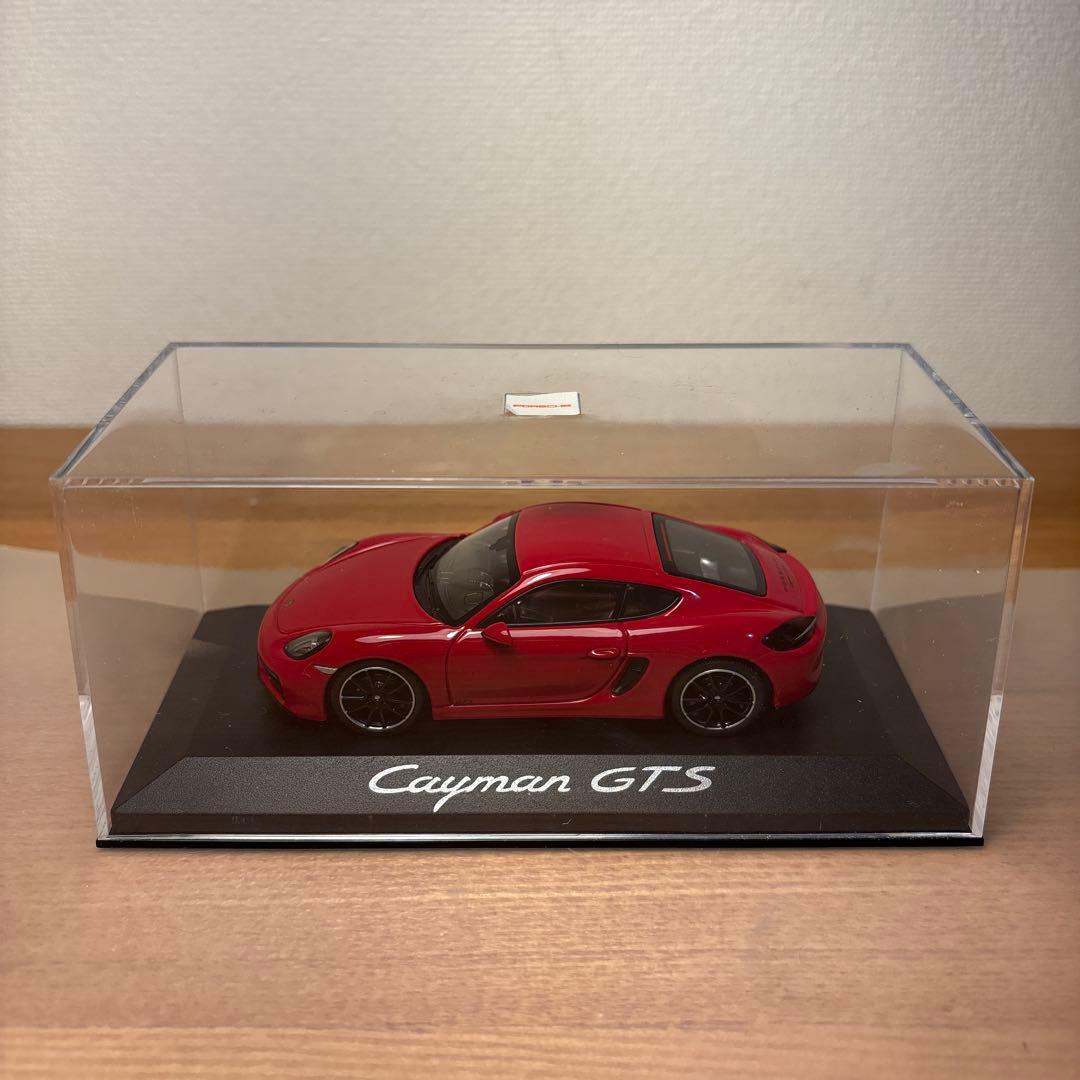 ミニチャンプス　ポルシェ　981 ケイマン　GTS 1/43 ミニカー　レッド