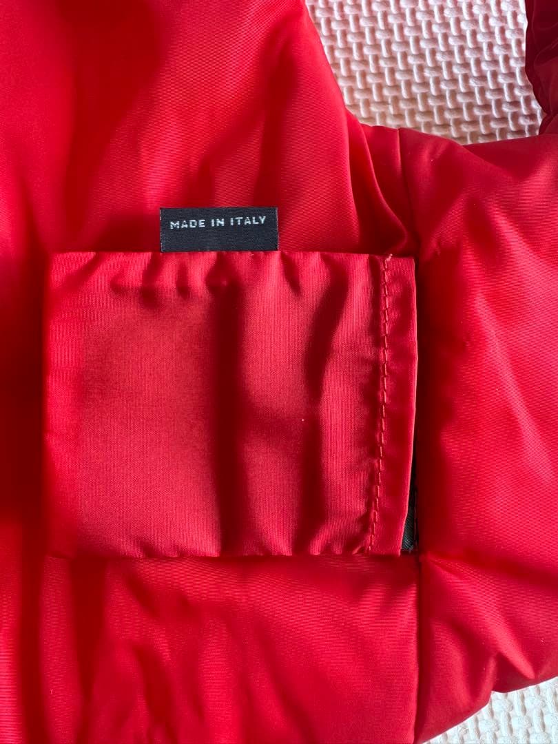 PRADA フード付きダウンジャケット(ペット用) Mサイズ