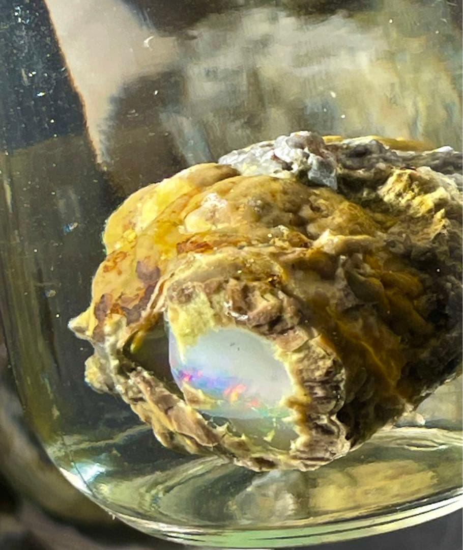 宝坂オパール　遊色セミブラックノジュール　原石　国産鉱物