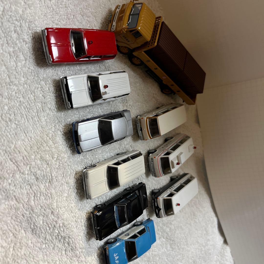 ミニカーセット 10台 パトカー・救急車・トラック等