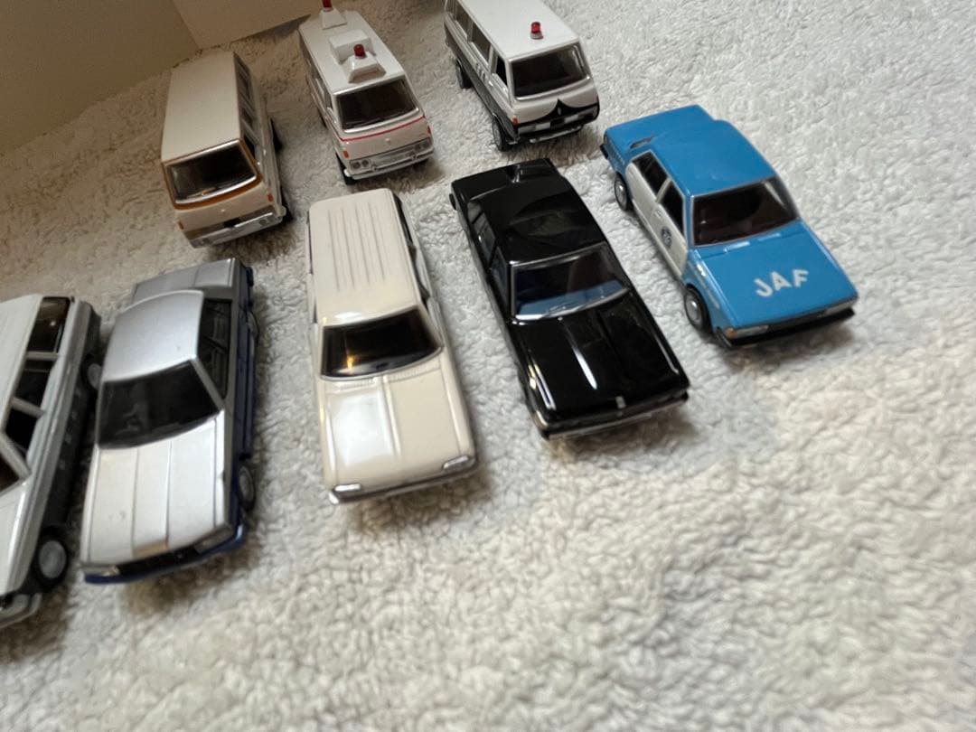 ミニカーセット 10台 パトカー・救急車・トラック等