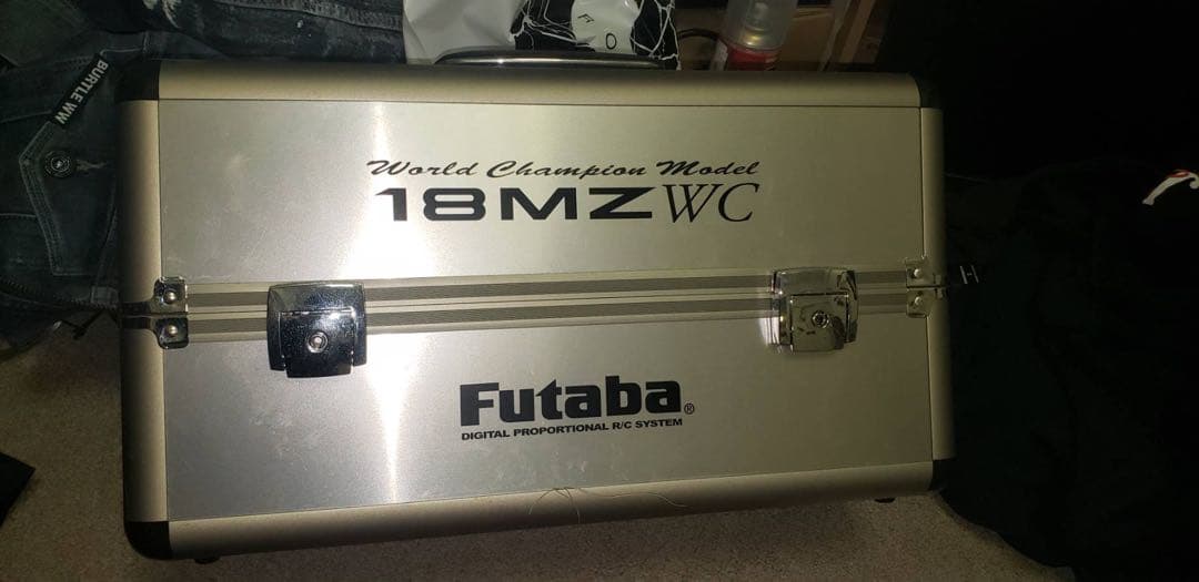 Futaba 18MZ WC ケース付き
