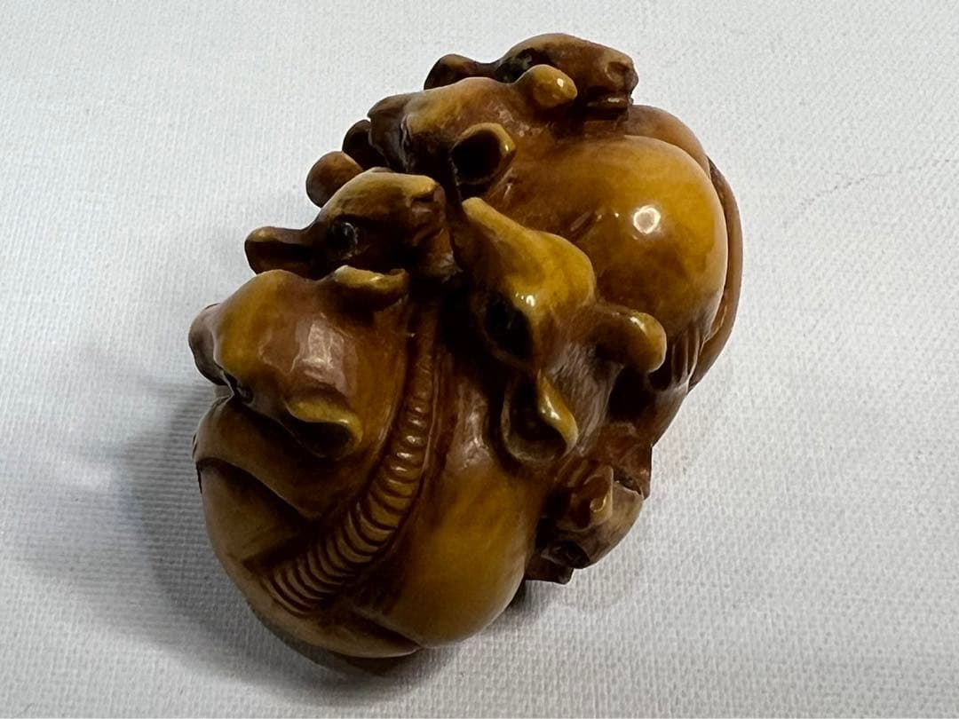 根付【河原明秀作】鼠のむれ ヤシャ染 天然素材 超絶技巧 高円宮コレクション