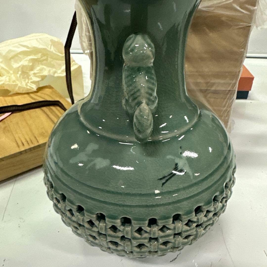 古特選骨董★高麗青磁　月岳在銘直径21.4ｃｍ高さ25ｃｍ耳付透かし彫刻■