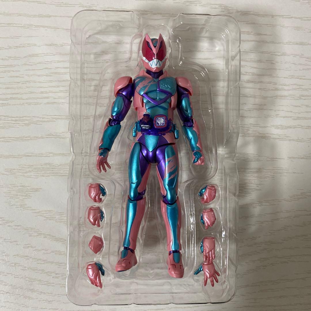 S.H.Figuarts 仮面ライダーリバイ バイス ライブ エビル ジャンヌ