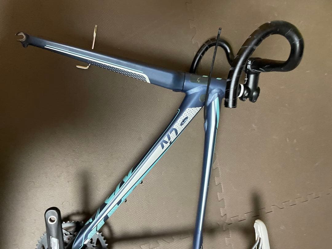 ジャイアント　Liv AVAIL 1 フレーム、クランクセット