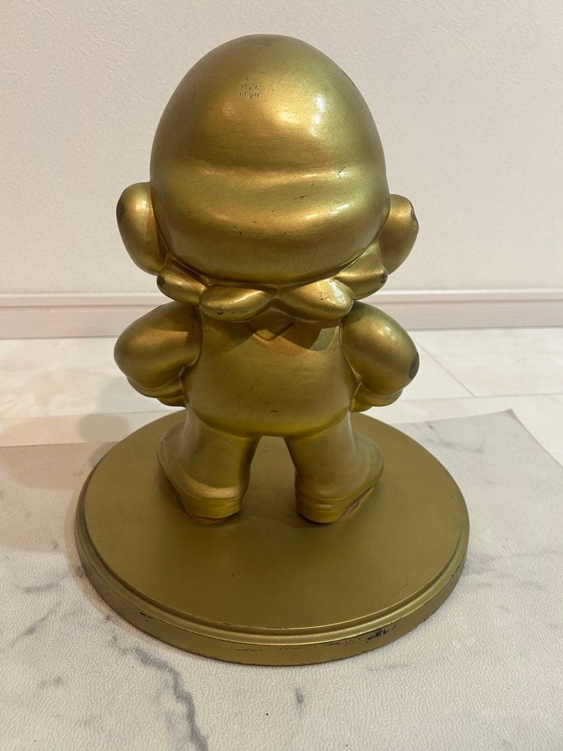 任天堂 スーパーマリオ ゴールド 黄金のマリオ像 非売品　台座有