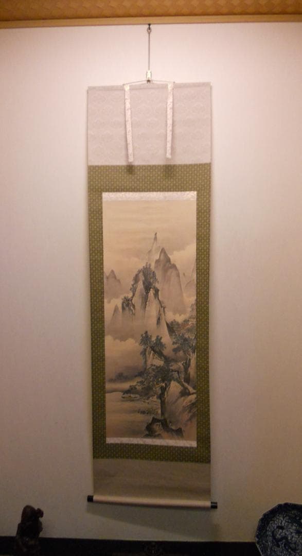 掛け軸 狩野芳崖 山水 絹本 名品 複製 希少 軸装 茶道具 掛軸 美品 です。