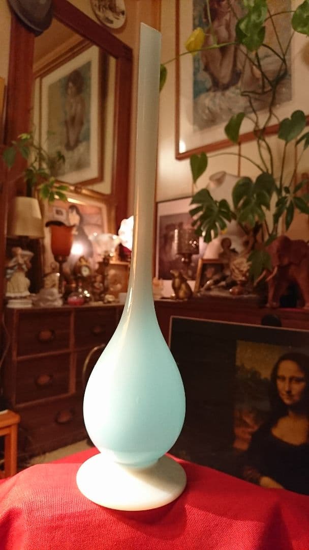 アンティーク オパリン グラス ブルーフラワーベース