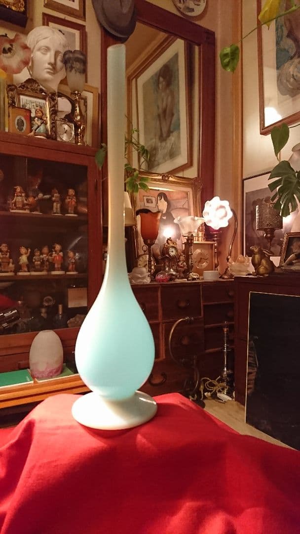 アンティーク オパリン グラス ブルーフラワーベース