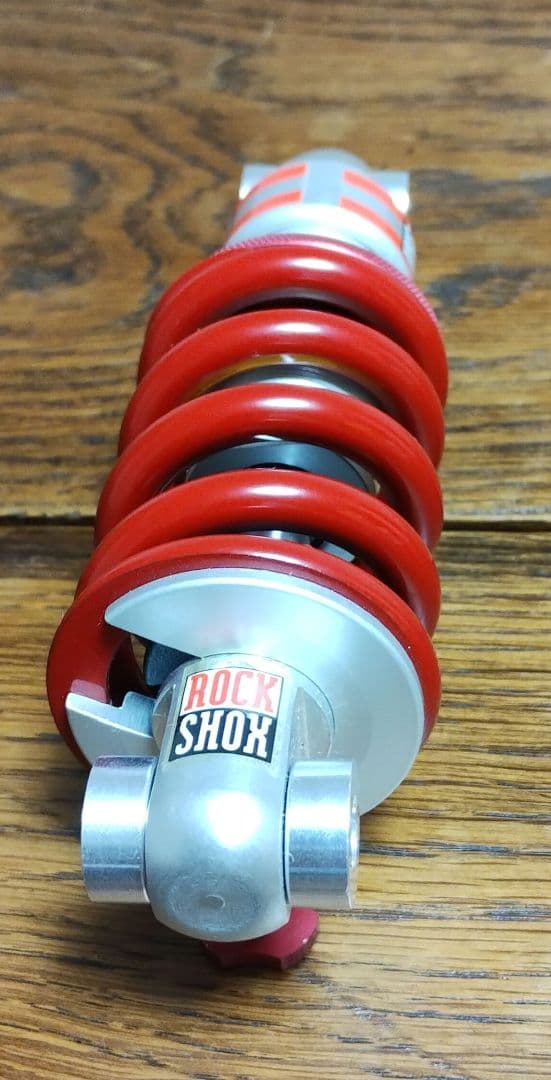 ROCKSHOK リアサスペンション 700lbsx1.25inch ストック品