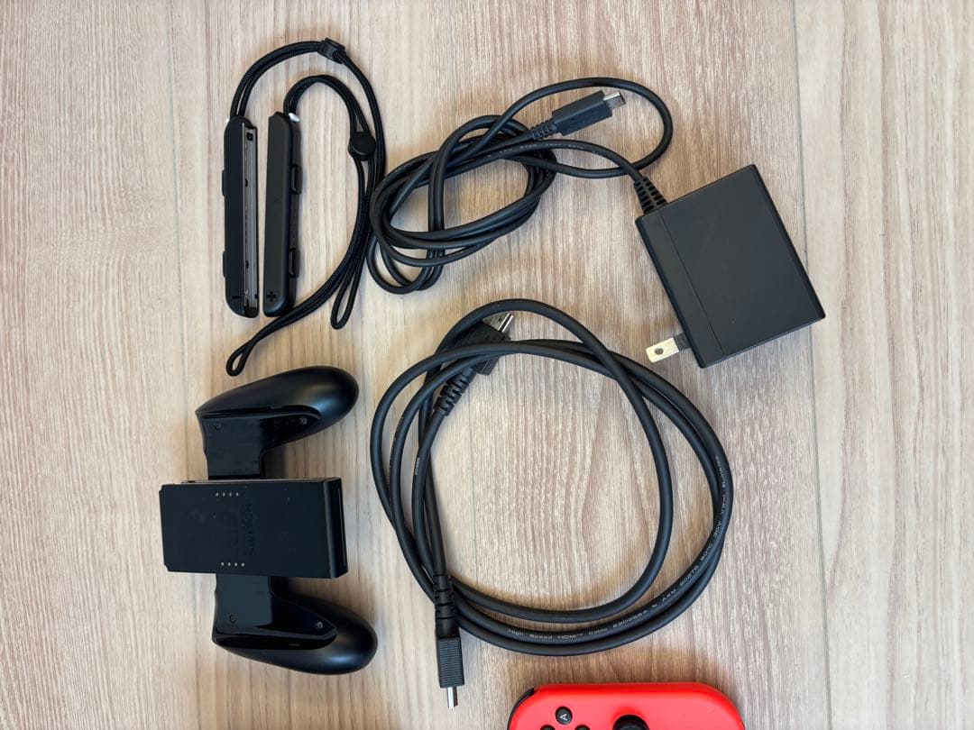 Nintendo Switch 本体 赤・青 Joy-Con 付属品あり