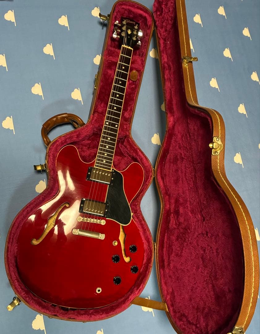 ⭐️Gibson ES-335 DOT チェリーレッド