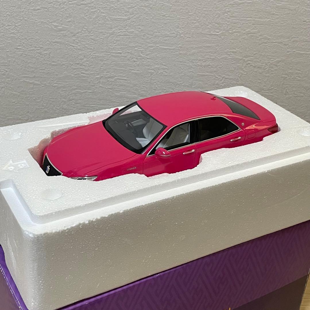 京商　1/18 トヨタ クラウン ハイブリッド アスリートG ピンク
