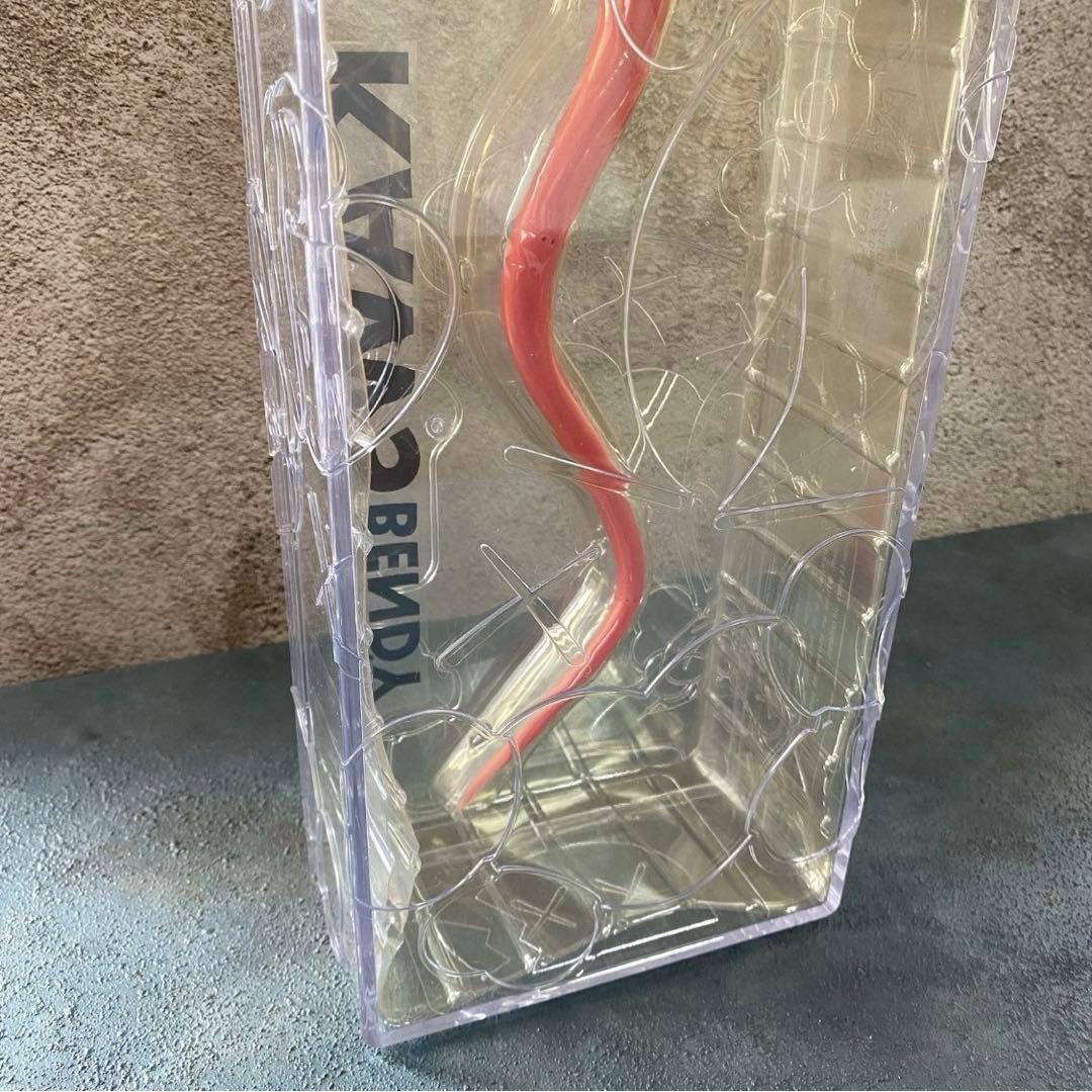 KAWS × Colette Comme Des Garcons フィギュア