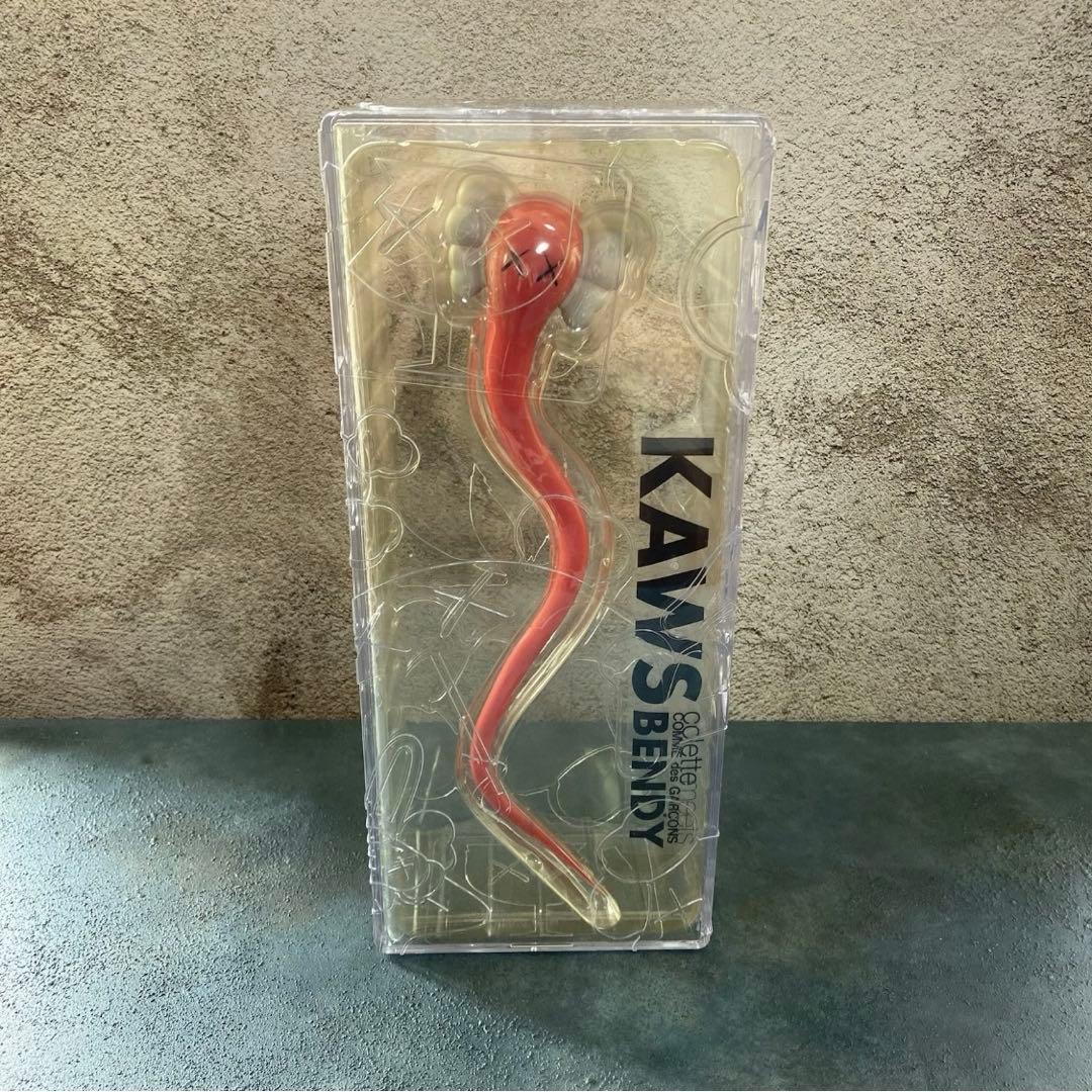 KAWS × Colette Comme Des Garcons フィギュア