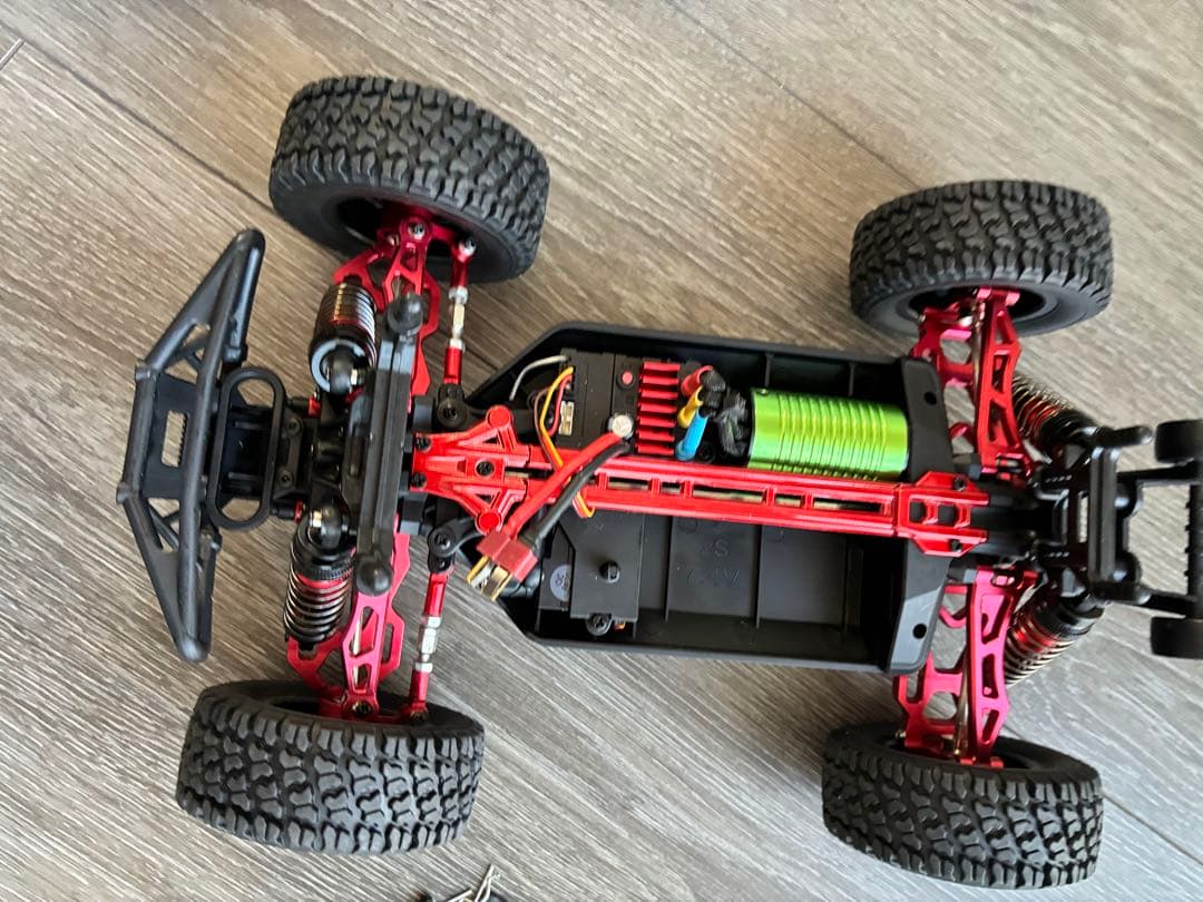 カスタム品 ラジコン　高速　メタルパーツ　バッテリーは一個です