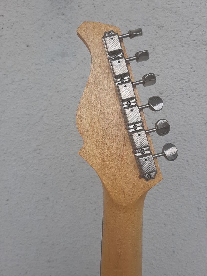 最終値下げレアAXLストラトタイプギター