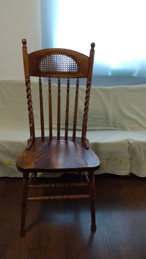 木製編み込み背もたれ椅子①