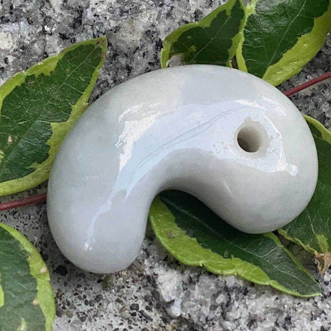 ✳天然石の妙味‼️ 本物の勾玉を卸しお値段で　糸魚川翡翠ジェダイト　鑑別書付‼️