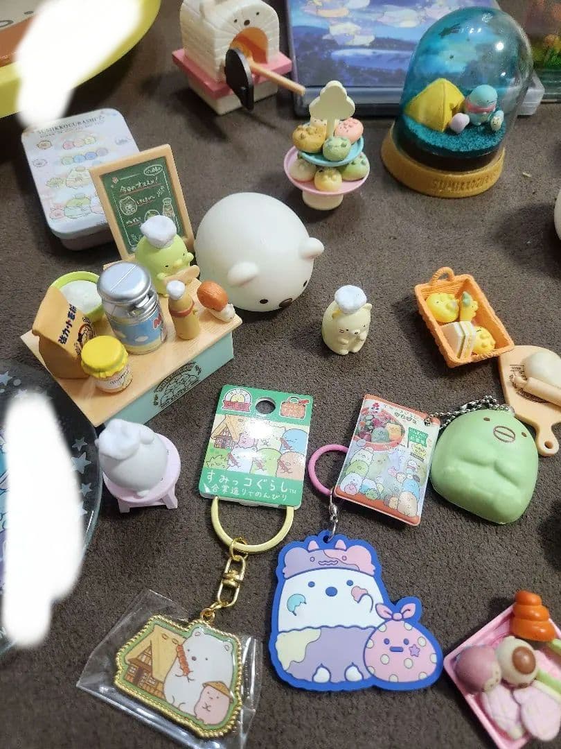 すみっコぐらし　まとめ売り　テラリウム　時計 DVD 本 うちわなど（追加あり）