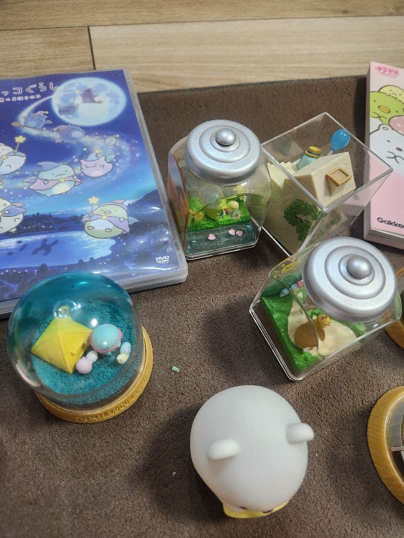 すみっコぐらし　まとめ売り　テラリウム　時計 DVD 本 うちわなど（追加あり）