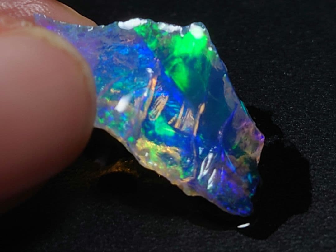 エチオピアウェロ産　オパール　鉱物標本　原石