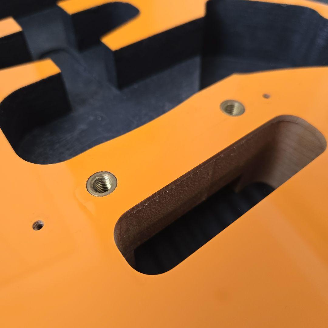 fender ストラトキャスター　アルダー　ボディ　オレンジ