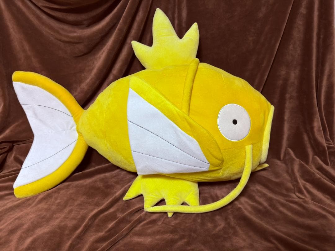 ポケモンセンター名古屋　金のコイキング ぬいぐるみ