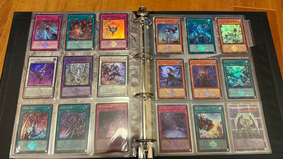 【一部欠品あり】遊戯王 白の物語 コンプリートファイル　(カード付)