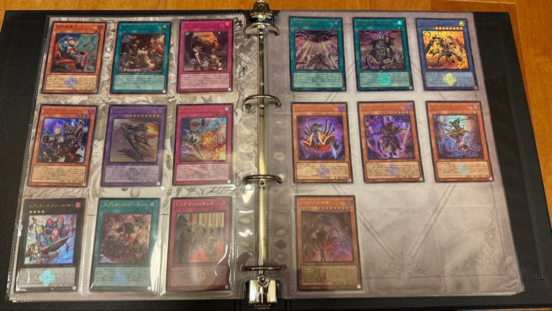 【一部欠品あり】遊戯王 白の物語 コンプリートファイル　(カード付)