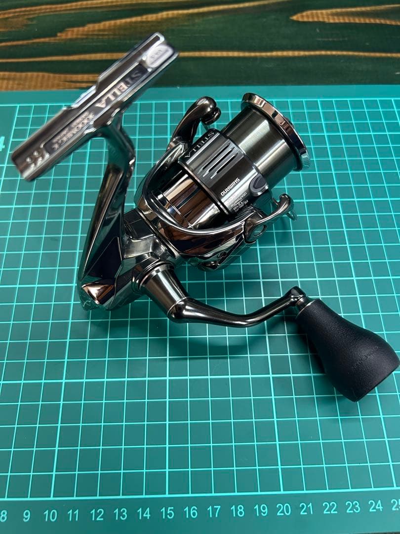 22ステラ 3000MHG スピニングリール ゴメクサスハンドルノブ