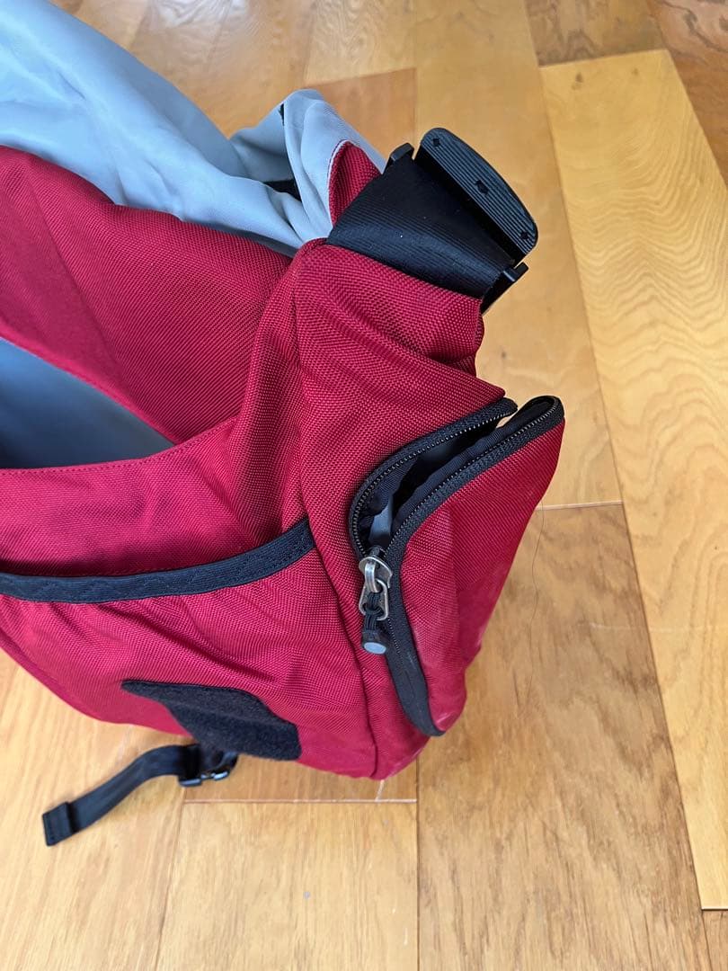 Patagonia メッセンジャーバッグ 赤