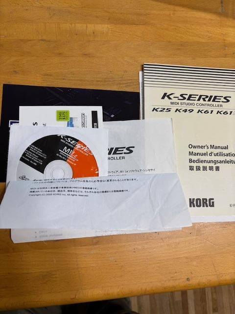KORG　61鍵キーボード　X脚・オプションACアダプター付