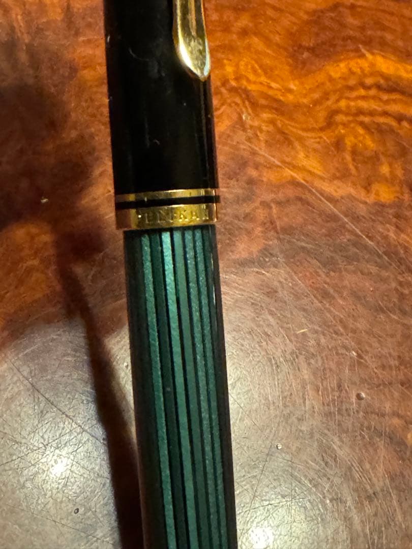 ペリカン高級万年筆14K緑縞　スーべレーン　ジャンクにて