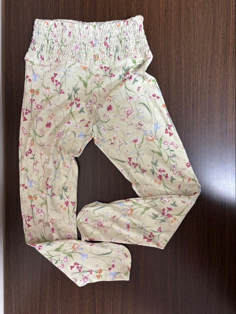 【SUKALA】LAVA 美品　ボタニカルシャーリング 花柄セットアップ M