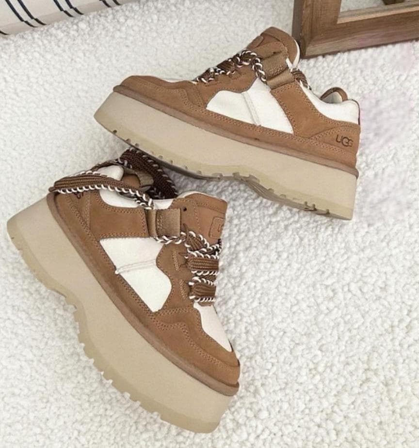 UGG アストロメル 厚底スニーカーASTROMEL 24cm