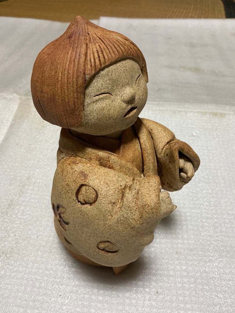 陶器製人形・「桃湖」作者不明？【高さ／18cm】。
