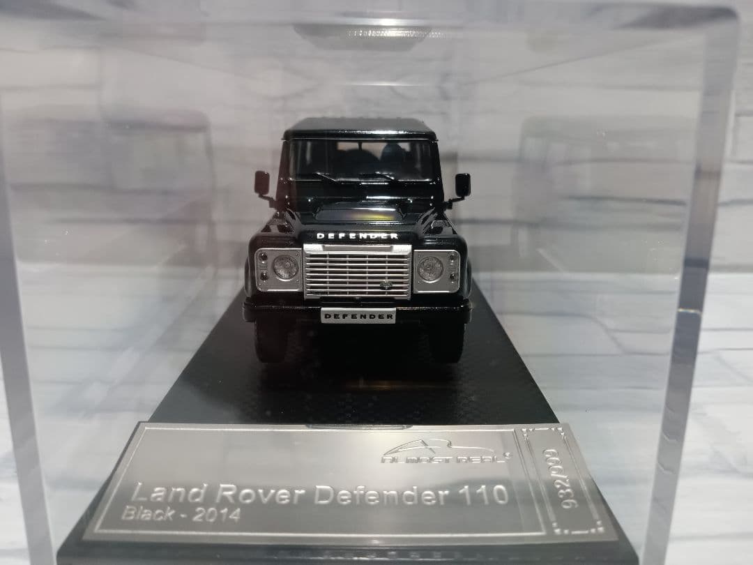 1/43 ランドローバー　ディフェンダー110 ブラック　2014 ミニカー