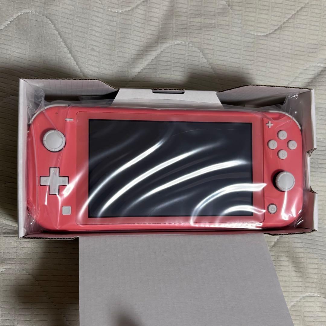 新品　Nintendo Switch Lite 本体 コーラル