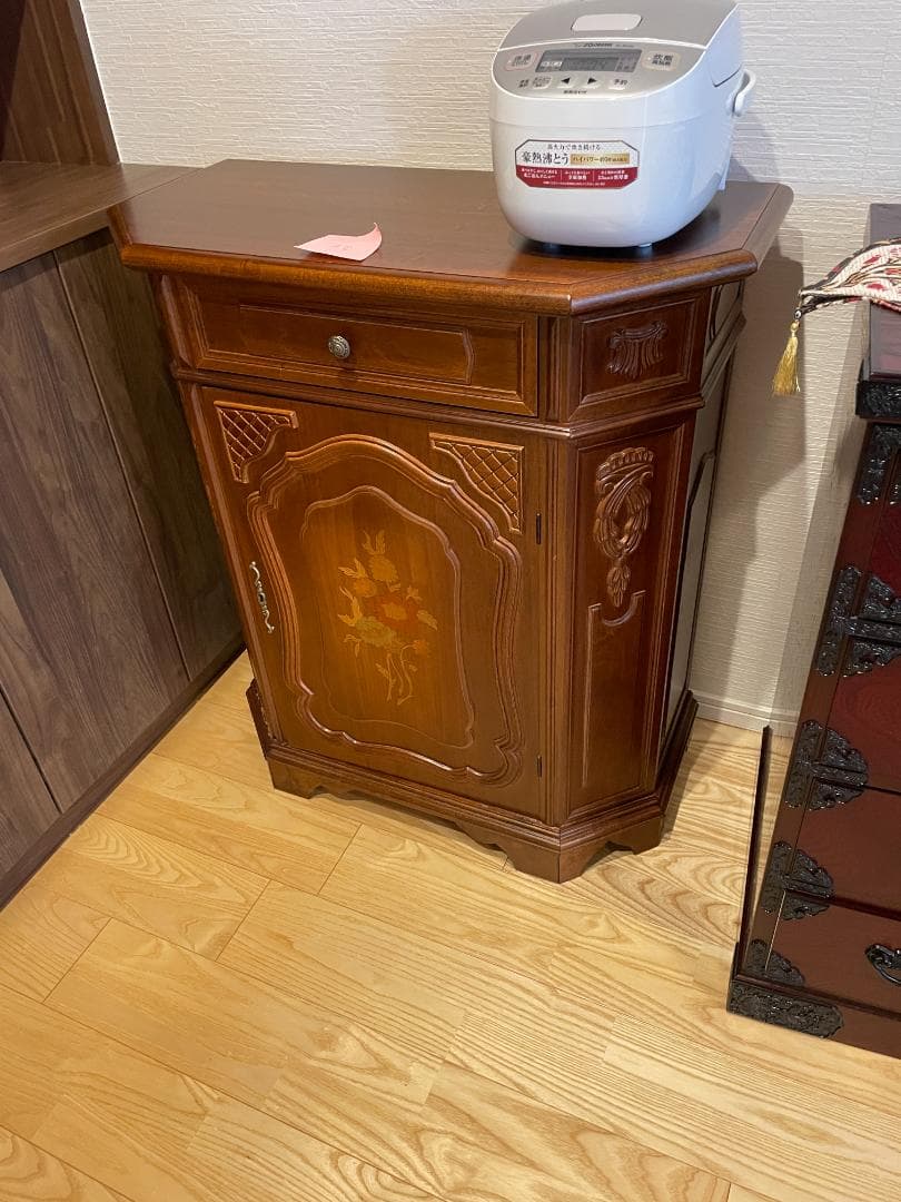 イタリア製 輸入家具 サイドボード リビングボード 象嵌 アンティーク風