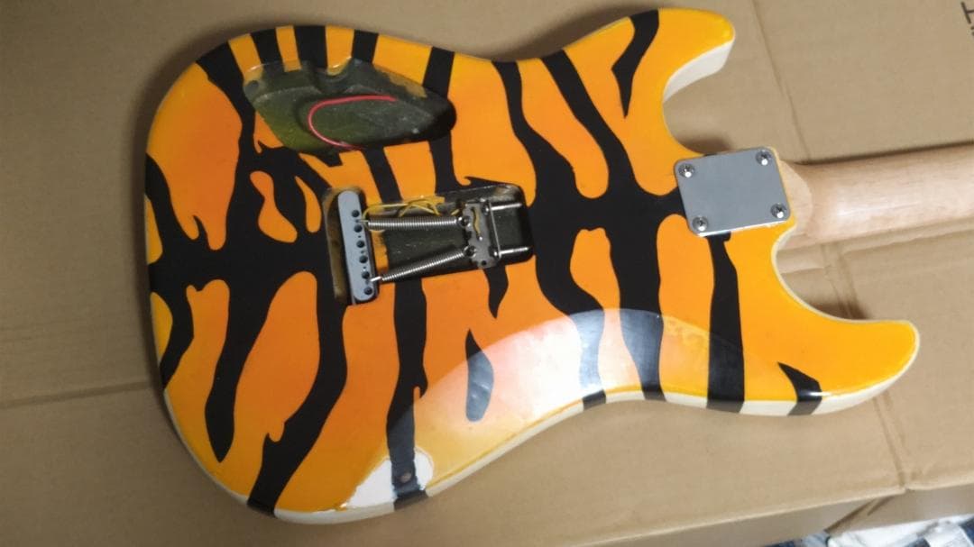 イエロータイガー　自作ギター ボディ＆ネックのみ 本日だけ値下げ